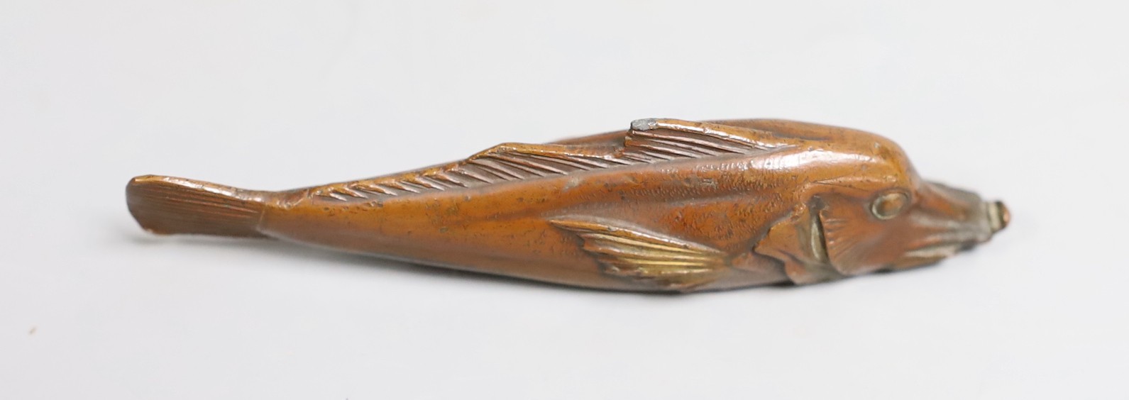 A Japanese bronze model of a gurnard fish, 10cm